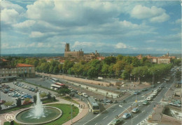 Albi -  Echappée Sur La Vieille Ville Et La Basilique Ste Cécile - Au Premier Plan La Place Jean-Jaurès - (P) - Albi