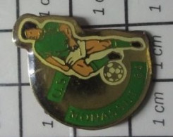 1818C Pin's Pins / Beau Et Rare / SPORTS / CLUB FOOTBALL AS MONTASSUT 64 - Football