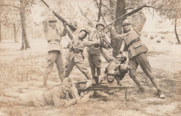 MILITARIA  CAMP DE SOUGE  27 7 1935  MANOEUVRE MILITAIRES LES SOLDATS DU 57 EME INFANTERIE  VOIR VERSO - Autres & Non Classés