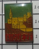 1818c Pin's Pins / Beau Et Rare / VILLES / CHATEAU EGLISE AIGUEZE Département Du Gard En Région Occitanie, - Villes