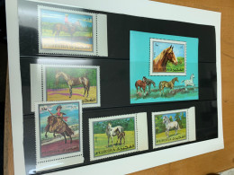 Horses Set + S/s MNH Fujeira - Caballos