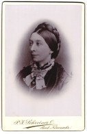 Fotografie P. J. Schreiner, Bad-Neuenahr, Elegante Dame Mit Zopffrisur  - Anonymous Persons