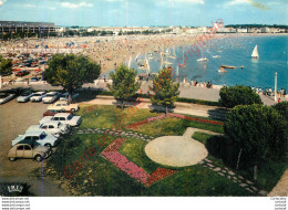 17.  ROYAN .  La Plage Et Le Front De Mer Vus Des Jardins Du Casino . - Royan