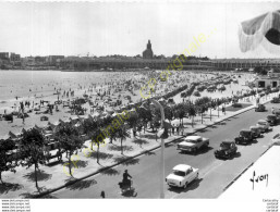 17.  ROYAN . La Grande Plage Et Le Front De Mer . - Royan