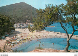 83.  SAINT CYR LES LECQUES . La Plage Et Le POrt De La Madrague . - Saint-Cyr-sur-Mer