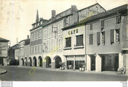 32.  MARCIAC .  Place De L'Hôtel De Ville Côté Est . - Sonstige & Ohne Zuordnung