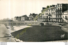 14.  LUC SUR MER .  Jardins De L'Etablissement Thermal Et Rue Guynemer . - Luc Sur Mer