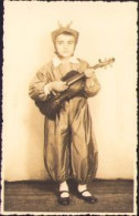 Boy With Fiddle, Studio Klein, Brașov P1413 - Anonyme Personen