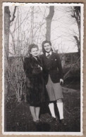 CARTE PHOTO 78 - VERSAILLES - TB PLAN De 2 Jeunes Femmes Dans PARC Année 1943 1944 - Versailles