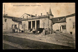 55 - HOUDELAINCOURT - FONTAINE ET EGLISE - EDITEUR MAAS - VOIR ETAT - Sonstige & Ohne Zuordnung