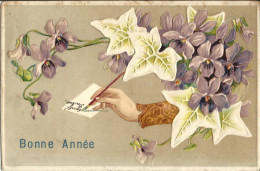 4603 Très Belle CPA Gaufrée - Violettes Et Main écrivant - Nieuwjaar