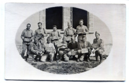 Carte Photo De Soldats Francais D'un Régiment D'infanterie Posant Au Camp De Sissonne En 1937 - War, Military