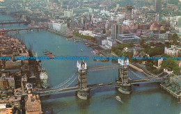 R073450 Aerial View Of Tower Bridge And The City Of London - Sonstige & Ohne Zuordnung