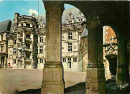 41 - Blois - Le Château - Cour D'honneur Du Château - L'aile Et L'escalier François 1er Vus Des Arcades De L'aile Louis  - Blois