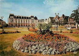 14 - Cabourg - Le Grand Hôtel Et Les Villas - Fleurs - Automobiles - CPM - Voir Scans Recto-Verso - Cabourg