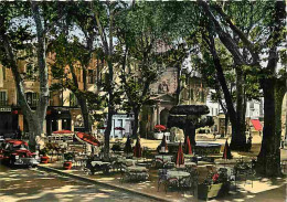 13 - Salon De Provence - La Place Crousillat - La Fontaine Moussue - CPM - Voir Scans Recto-Verso - Salon De Provence