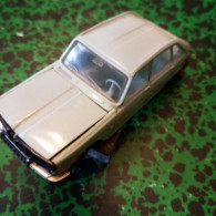 Renault 16  Bleue Gris  Miniature  De  Norev ( Made In  France )   1/43    N : 3 - Norev