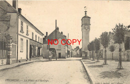 78 FRENEUSE. Attelage Vers La Boulangerie Sur La Place Et L'Horloge - Freneuse