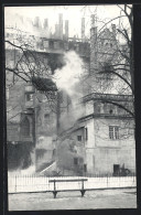 AK Stuttgart, Brand Des Alten Schlosses 1931, Rauchende Ruine  - Catástrofes