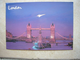 Avion / Airplane / BRITISH AIRWAYS  / Concorde / Seen Over Tower Bridge, London / Size : 11,5X16,5cm - 1946-....: Era Moderna