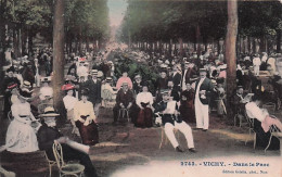 03 - VICHY - Dans Le Parc - 1913 - Vichy