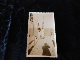 P-462 , Photo, Les Sables D'Olonne, Jeu D'enfants ,enfant Gymnaste, Anneaux  , 1938 - Personnes Anonymes