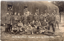 Carte Photo De Sous-officiers Et Soldats Francais D'un Bataillon De Chasseur Au Camp De Bitche En 1920 - Guerra, Militares