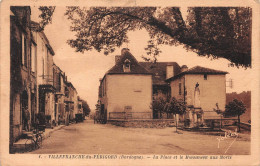 24  Villefranche-du-Périgord La Place Et Le Monument Aux Morts      (Scan R/V) N°   1   \QQ1110Vic - Sarlat La Caneda