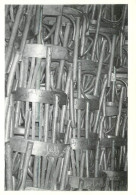 Les Chaises Photo De Patrick BLANCHARD  (scan Recto-verso) QQ 1110 - Autres & Non Classés