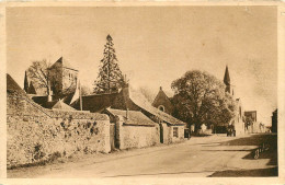 SOLESMES La Grand'rue Et L'église Paroissiale Carte VIERGE  (scan Recto-verso) QQ 1128 - Solesmes