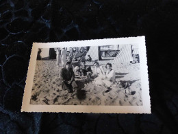 P-474, Photo ,Groupe De Personnes Sur La Plage Des Sables D'Olonne , 1937 - Anonieme Personen