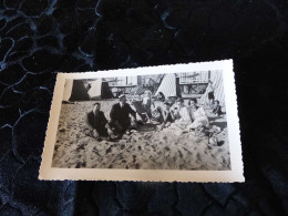 P-475, Photo ,Groupe De Personnes Sur La Plage Des Sables D'Olonne , 1937 - Anonyme Personen