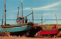 R072642 Fishing Boats At Hastings. Salmon - Monde