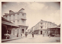 Pointe à Pitre , Guadeloupe * Carrefour De La Halle * RARE Grande Photo Ancienne Circa 1885/1895 * 17.8x13cm - Pointe A Pitre