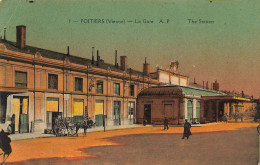 86 POITIERS LA GARE ATTELAGE - Poitiers