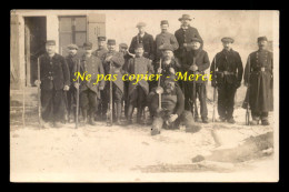 GUERRE 14/18 - GROUPE DE SOLDATS TERRITORIAUX - CARTE PHOTO ORIGINALE - Weltkrieg 1914-18