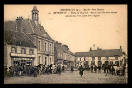 GUERRE 14/18 - ESTERNAY (MARNE) - REVUE DES CHEVAUX BLESSES RAMENES DU FRONT PLACE DU MARCHE - War 1914-18