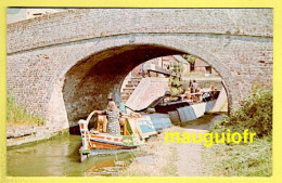 ROYAUME-UNI / ANGLETERRE / PENICHE SUR LE GRAND UNION CANAL / ANIMÉE / 1976 - Autres & Non Classés