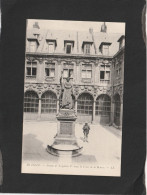 128913           Francia,      Lille,   Statue  De  Napoleon  Ier  Dans  La  Cour  De La  Bourse,   NV - Lille