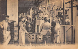 03-VICHY- COMPAGNIE FERMIERE- LA MISE EN BOUTEILLE - Vichy