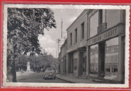 Carte Postale 36. Aigurande  Maison Arnaud Jammet   Voiture    Très Beau Plan - Otros & Sin Clasificación