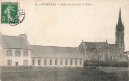 Plouénan * 1908 * école De Garçons Et église Du Village - Other & Unclassified