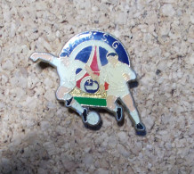 Pin's - Paris S.G. - Football - Fussball