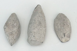 3 BALLES DE FRONDE EN PLOMB EPOQUE ROMAINE - Arqueología