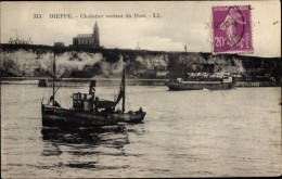CPA Dieppe Seine Maritime, Trawler Verlässt Den Hafen - Other & Unclassified
