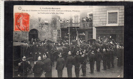 LA FERTE BERNARD (72) Fête Du 13 Octobre En L'honneur De MM Caillaux Et Briand - La Foule Près De La Salle Des Fêtes - La Ferte Bernard