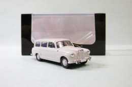 Starmada / Brekina - MERCEDES BENZ 180 Kombi Break W120 Gris Clair Réf. 13450 Neuf NBO HO 1/87 - Veicoli Da Strada