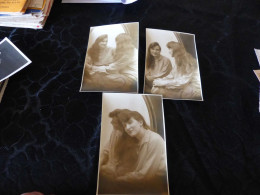 P-536, Lot De 3 Photos, épreuve Artistique , Jolie Femme Aux Cheveux Longs Devant Un Miroir, Circa 1930 - Anonyme Personen