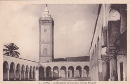 Tunisie, Gafsa, Le Minaret Et La Cour De La Grande Mosquée - Tunisie