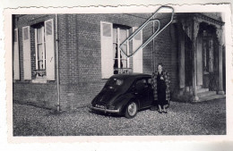 PHOTO  AUTOMOBILE VOITURE ANCIENNE RENAULT 4 CV - Coches